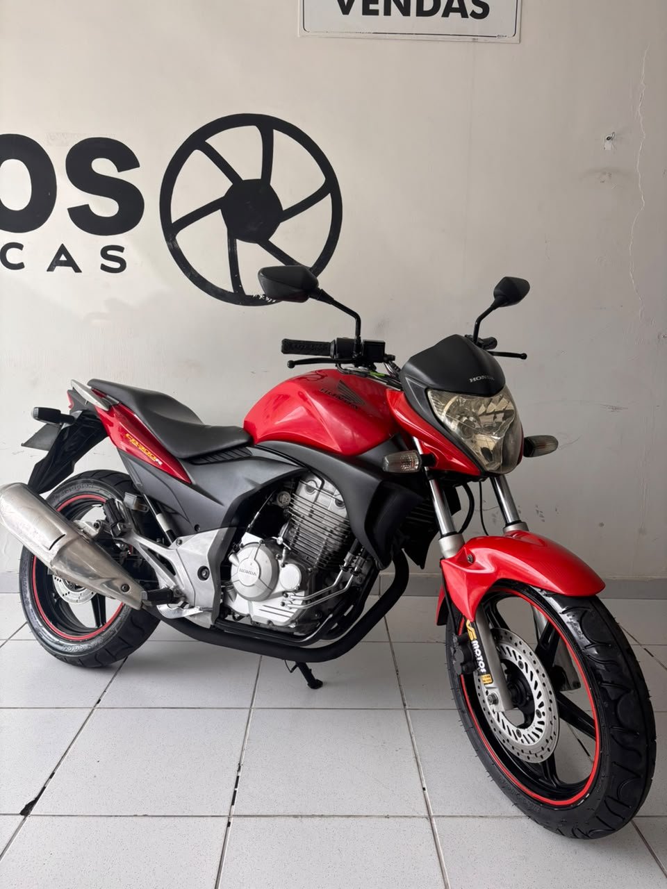 HONDA CB 300R